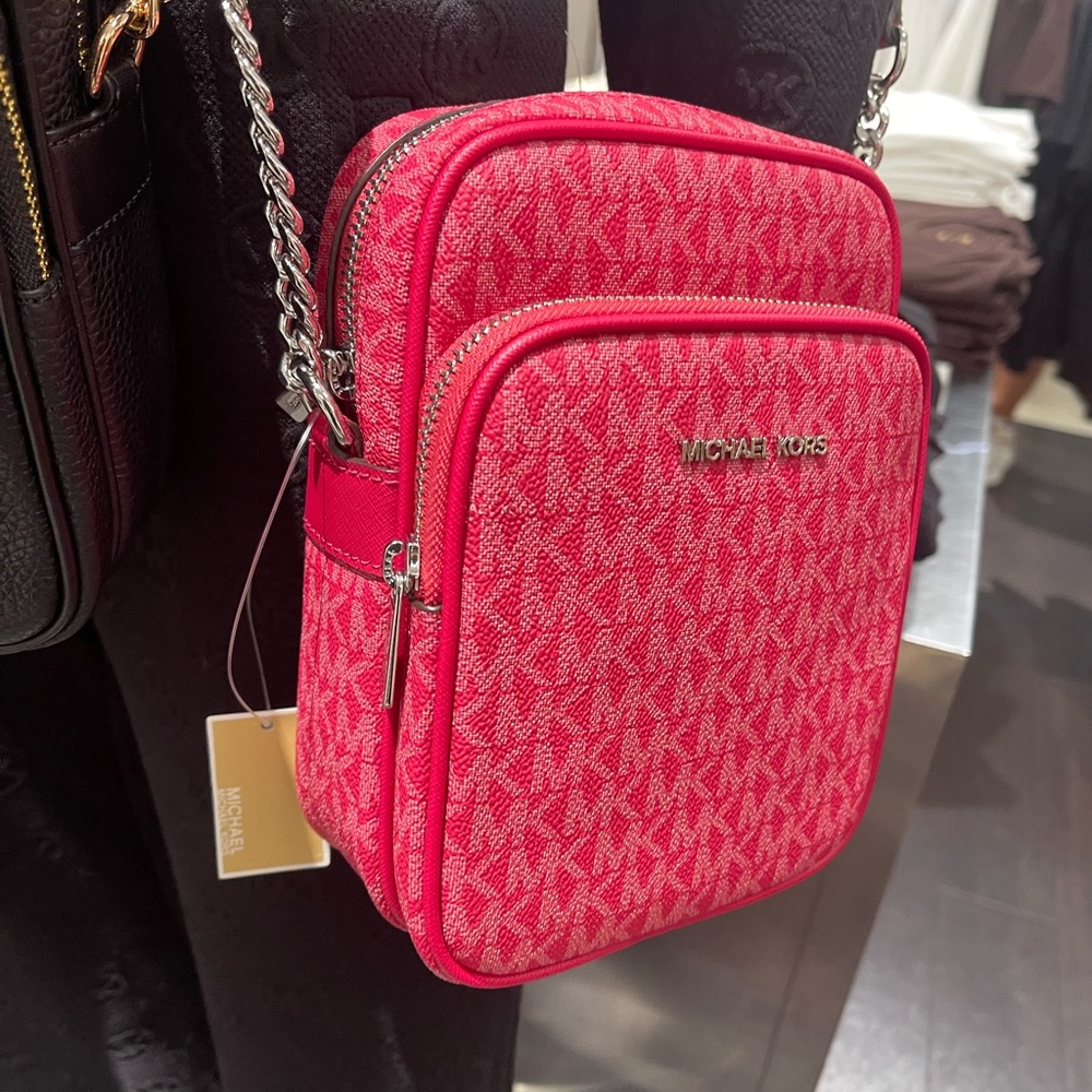 MICHAEL KORS Jet Set Travel Md Signature Logo Crossbody Flight
DK RASPBERRY
NWT - Picture 14 of 16